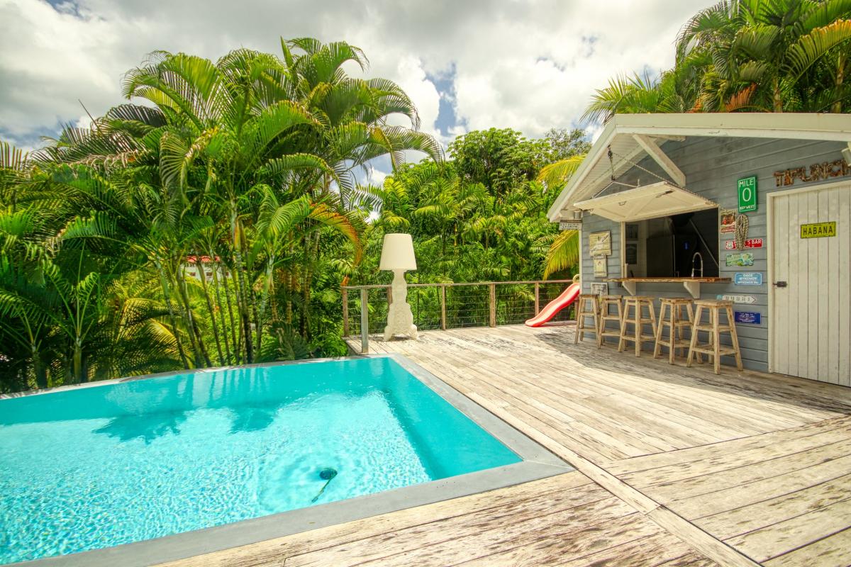 2Location villa piscine 3 chambres les trois ilets_bar